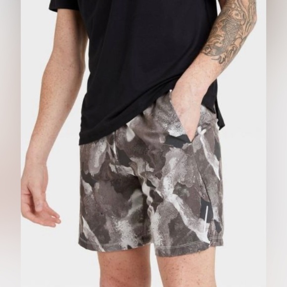 NWT All in Motion™ Men's Unlined Run Shorts 7" Gray L - Picture 3 of 5